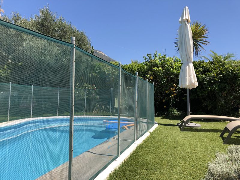 Removable Pool Fence Service detail